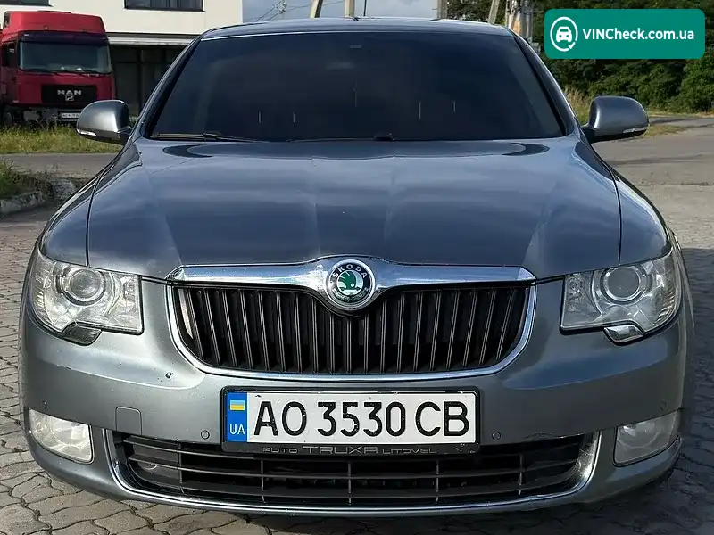 Skoda Superb 2011, фото з оголошення 1 з 13, VIN TMBAE73T1B9043040