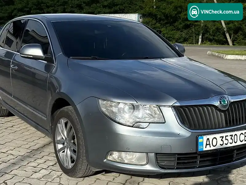 Skoda Superb 2011, фото з оголошення 2 з 13, VIN TMBAE73T1B9043040