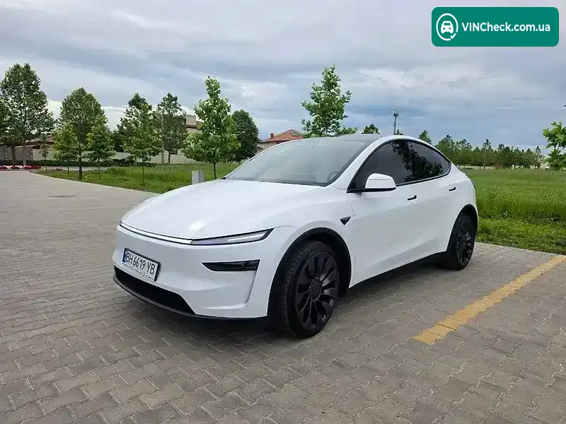 Tesla Model Y 2025, фото з оголошення 2 з 11, VIN 7SAYGDEE8TA382584