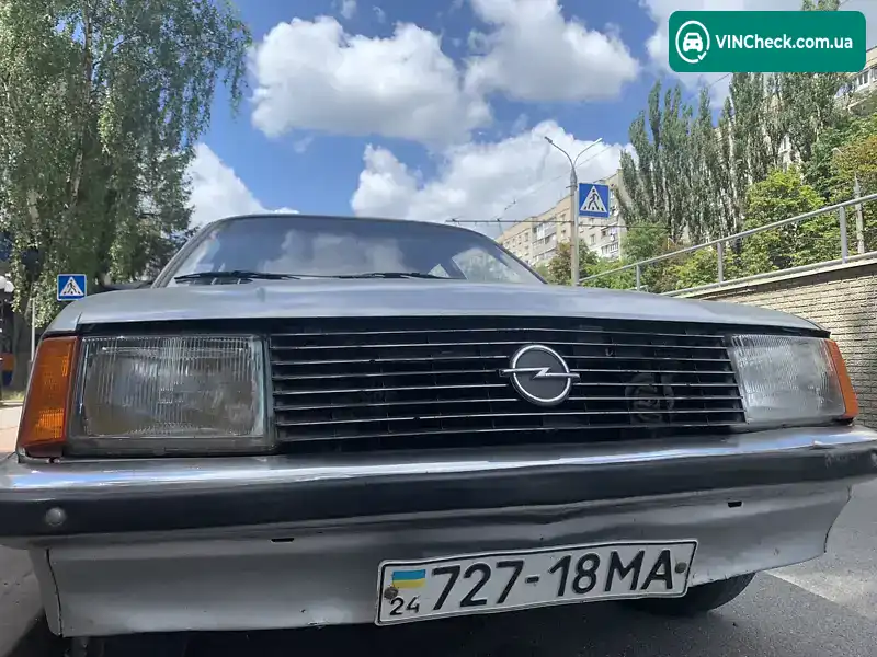 Opel Rekord 1981, фото з оголошення 2 з 15, VIN W0L000017C1084061