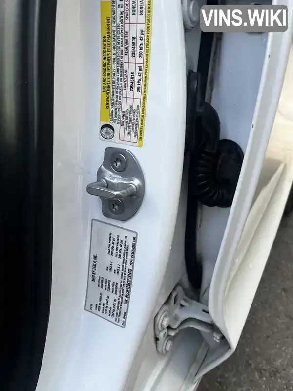 Tesla Model 3 2019, фото з оголошення 2 з 21, VIN 5YJ3E1EBXKF191476