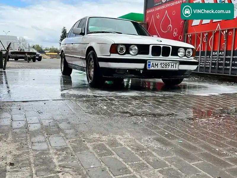 BMW 5 Series 1989, фото з оголошення 2 з 13, VIN WBAHB11030BB36967