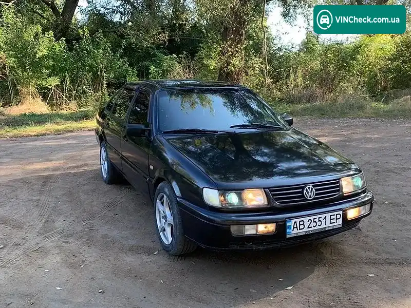 Volkswagen Passat 1995, фото з оголошення 1 з 10, VIN WVWZZZ3AZTE061998