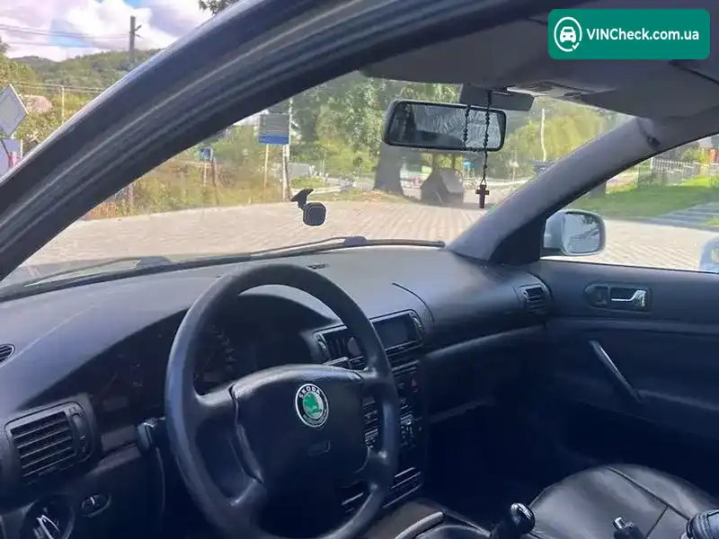 Volkswagen Passat 1998, фото з оголошення 1 з 5, VIN WVWZZZ3BZXX035139