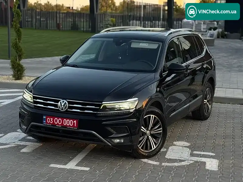 Volkswagen Tiguan 2018, фото з оголошення 2 з 20, VIN 3VV4B7AXXJM084876