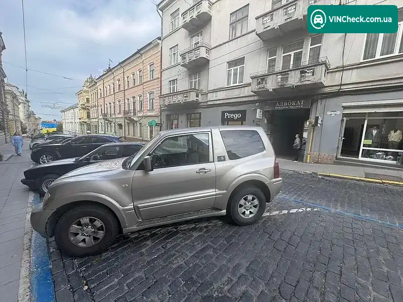 Mitsubishi Pajero 2004, фото з оголошення 2 з 12, VIN JMBMYV68W4J002668
