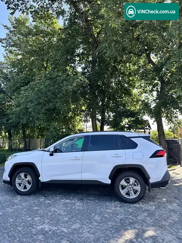 Toyota RAV4 2022, фото з оголошення 2 з 20, VIN JTMW43FV90D123355