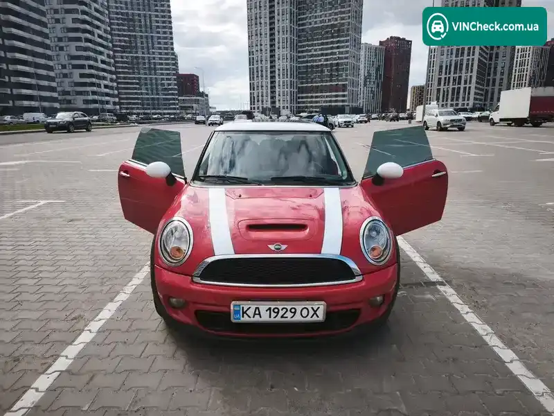 MINI Hatch 2011, фото з оголошення 1 з 10, VIN WMWSV3C57CTY16562
