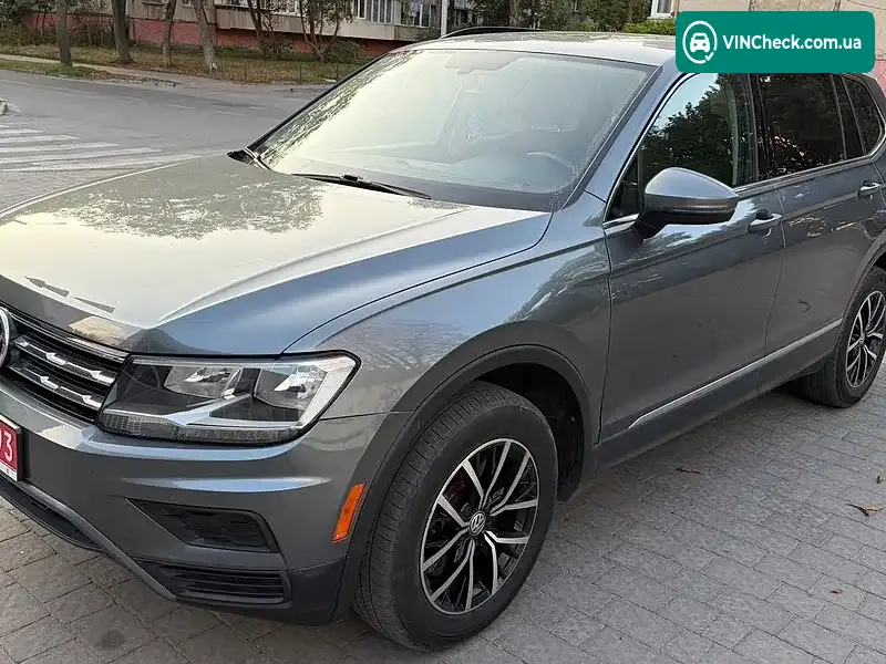 Volkswagen Tiguan 2021, фото з оголошення 2 з 20, VIN 3VV3B7AX0MM105332
