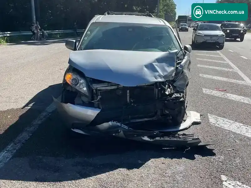 Toyota Sienna 2020, фото з оголошення 2 з 7, VIN 5TDKZ3DC1LS077031