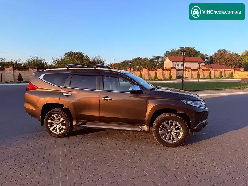 Mitsubishi Pajero Sport 2019, фото з оголошення 2 з 7, VIN MMCGUKS10KHZ00866