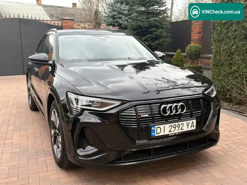 Audi e-tron 2021, фото з оголошення 2 з 16, VIN WAUZZZGE1NB016042