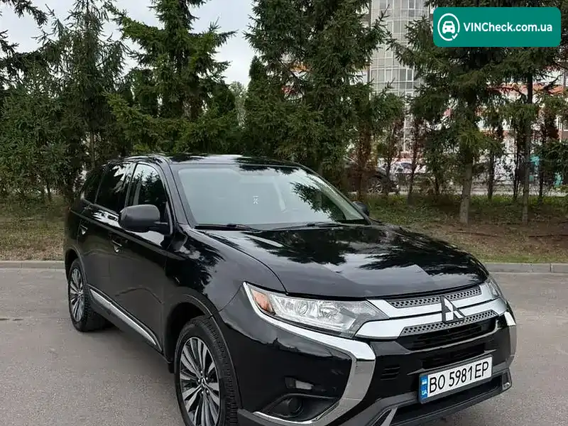 Mitsubishi Outlander 2020, фото з оголошення 1 з 18, VIN JA4AD2A33LZ046994