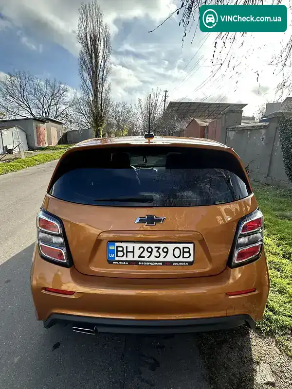 Chevrolet Sonic 2018, фото з оголошення 2 з 7, VIN 1G1JD6SB5J4111317
