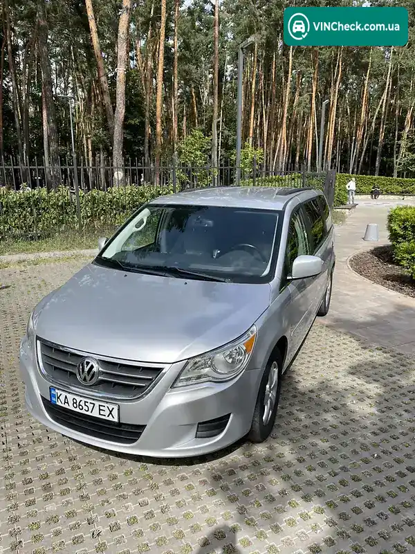 Volkswagen Routan 2011, фото з оголошення 1 з 20, VIN 2V4RW3DGXBR695424