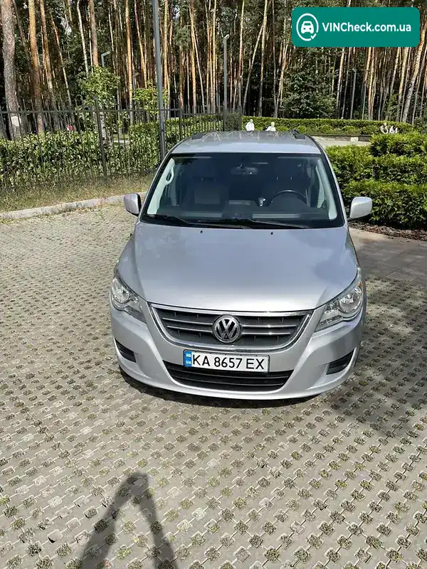 Volkswagen Routan 2011, фото з оголошення 2 з 20, VIN 2V4RW3DGXBR695424