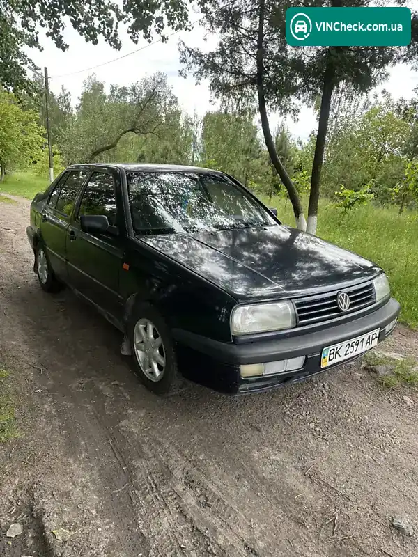 Volkswagen Vento 1993, фото з оголошення 2 з 7, VIN WVWZZZ1HZPW555686