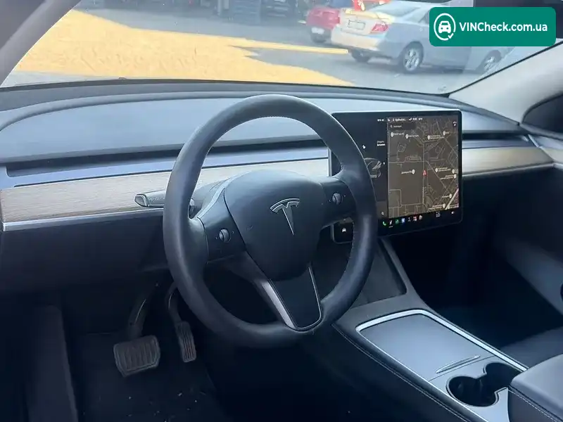 Tesla Model Y 2021, фото з оголошення 2 з 18, VIN LRWYGCEK0MC063496