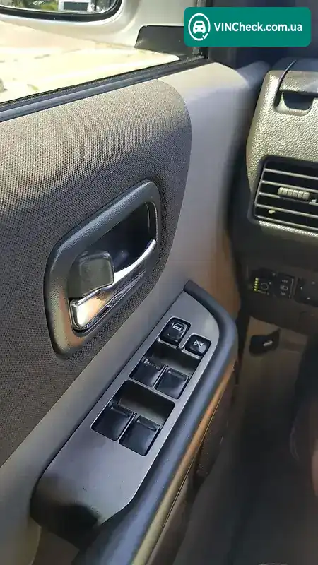 Nissan X-Trail 2006, фото з оголошення 1 з 20, VIN JN1TBNT30U0107553