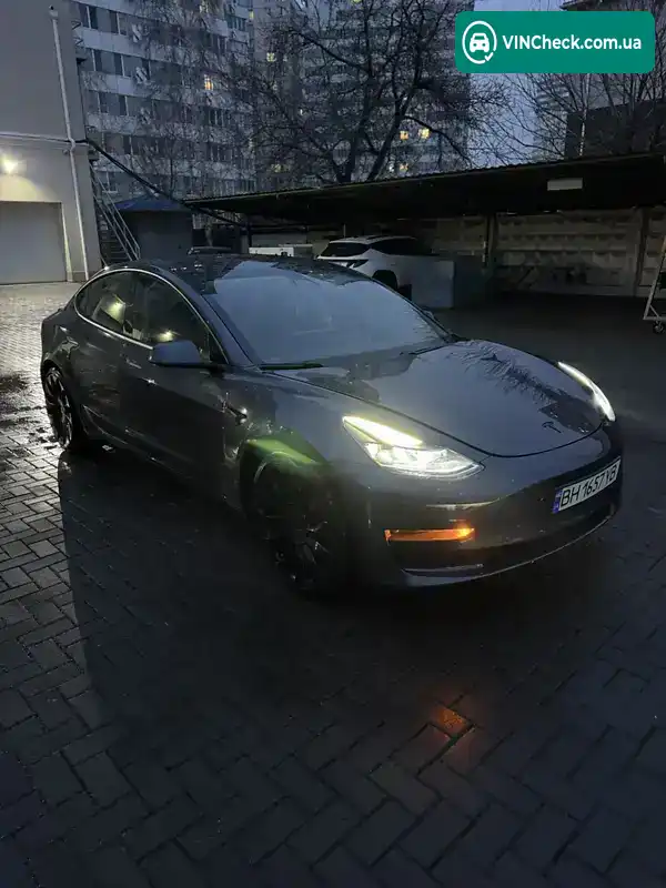 Tesla Model 3 2021, фото з оголошення 2 з 11, VIN 5YJ3E1EA9MF922439
