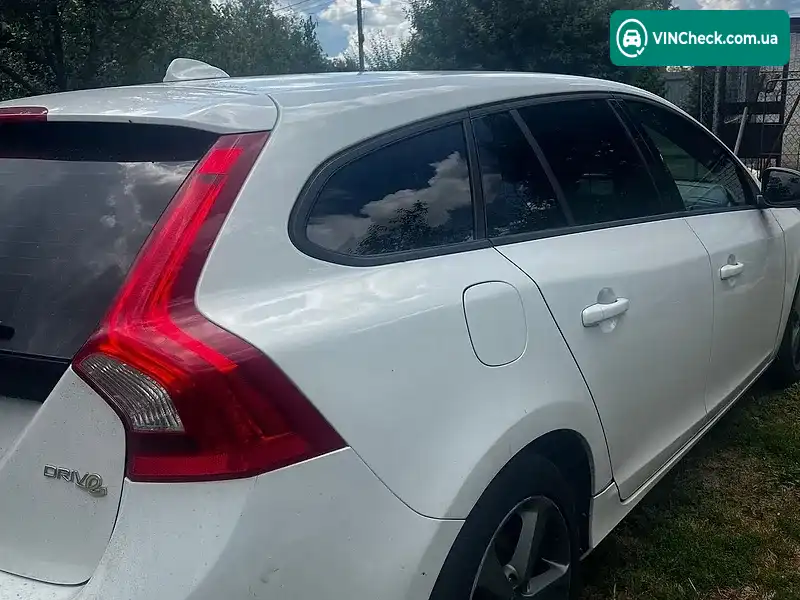Volvo V60 2012, фото з оголошення 2 з 6, VIN YV1FW84A1C1087037
