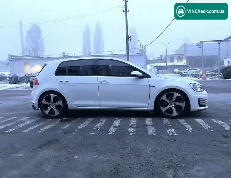 Volkswagen Golf 2014, фото з оголошення 1 з 13, VIN 3VW5T7AU0FM009906