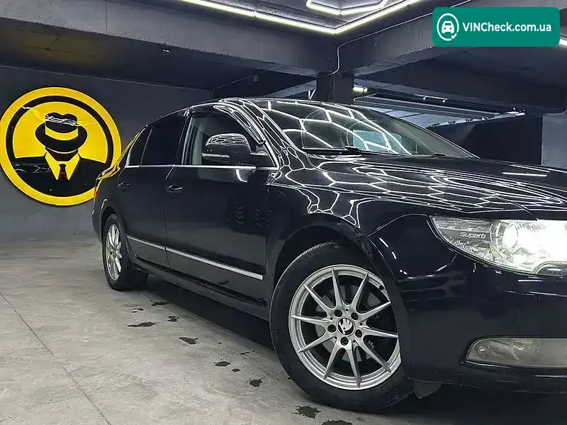 Skoda Superb 2011, фото з оголошення 2 з 20, VIN TMBAE73T1B9060128