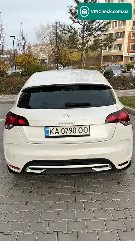 Citroen DS4 2012, фото з оголошення 2 з 15, VIN VF7NX5FEACY549305