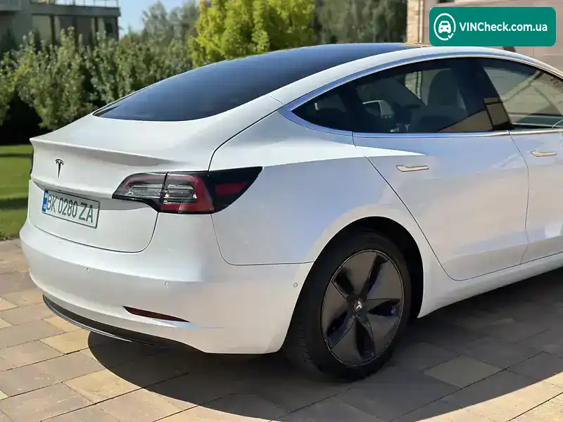 Tesla Model 3 2019, фото з оголошення 2 з 20, VIN 5YJ3E1EA1KF302066