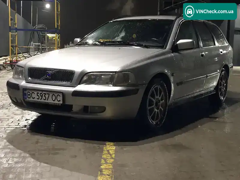 Volvo V40 2001, фото з оголошення 1 з 11, VIN YV1VW10K31F712339