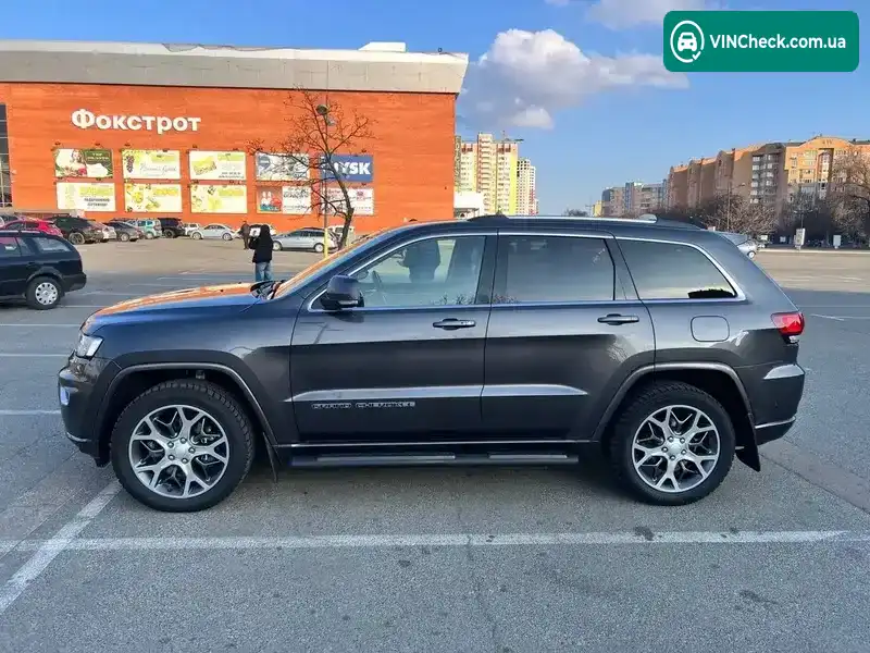 Jeep Grand Cherokee 2021, фото з оголошення 2 з 21, VIN 1C4RJFCM9MC867505