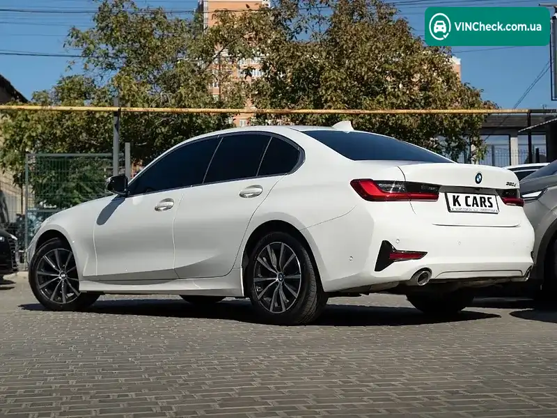 BMW 3 Series 2019, фото з оголошення 2 з 20, VIN WBA5V5108KAJ55537