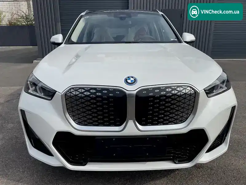 BMW iX1 2024, фото з оголошення 2 з 21, VIN LBV51FX05RM856974