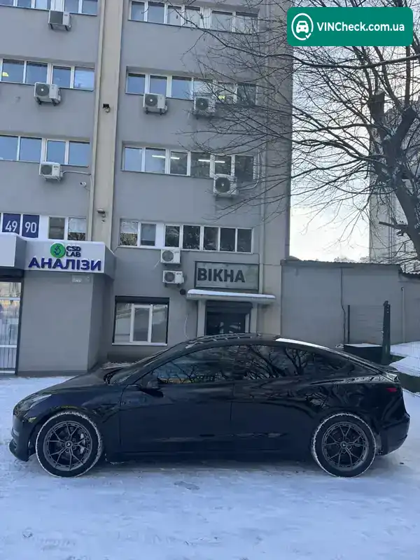 Tesla Model 3 2018, фото з оголошення 2 з 12, VIN 5YJ3E1EB0JF084628