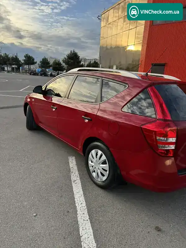 Kia Ceed 2009, фото з оголошення 2 з 11, VIN U5YFF52429L113596