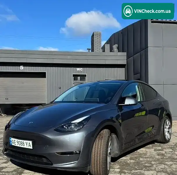 Tesla Model Y 2023, фото з оголошення 2 з 19, VIN 7SAYGDEE8PF936957
