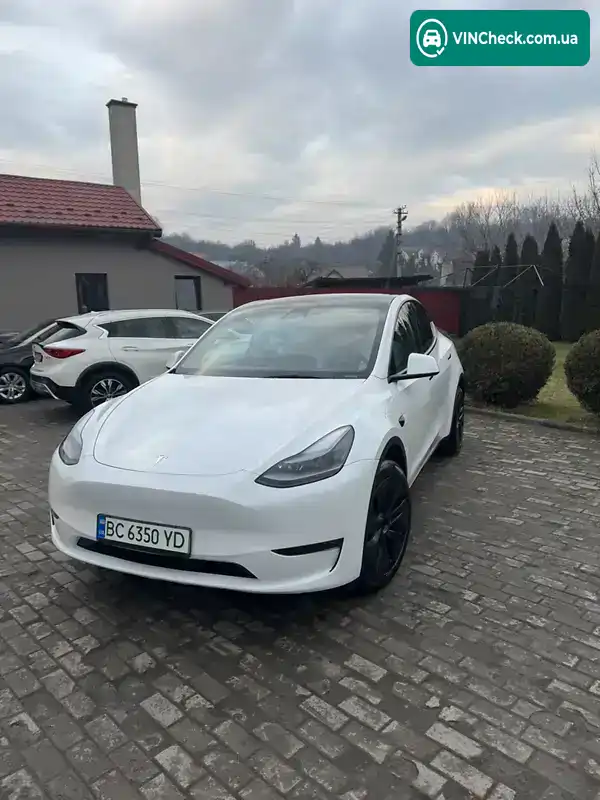 Tesla Model Y 2024, фото з оголошення 2 з 21, VIN 7SAYGDEE9SA345915