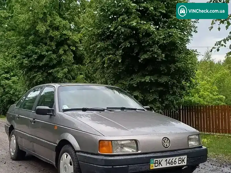 Volkswagen Passat 1989, фото з оголошення 1 з 9, VIN WVWZZZ31ZKE243891