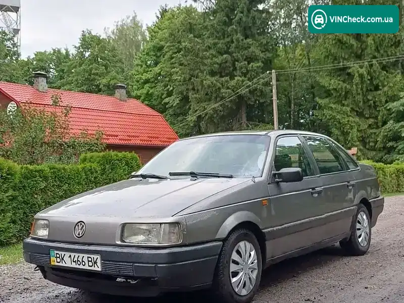 Volkswagen Passat 1989, фото з оголошення 2 з 9, VIN WVWZZZ31ZKE243891