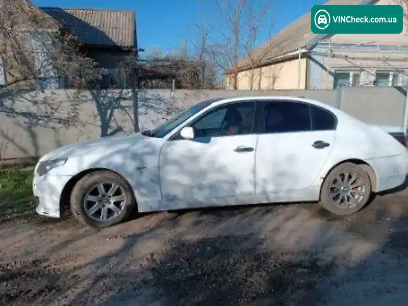 BMW 5 Series 2004, фото з оголошення 2 з 5, VIN WBANC51050CN26550