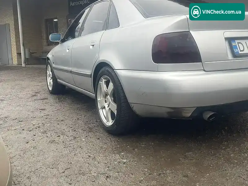 Audi A4 1998, фото з оголошення 2 з 12, VIN WAUZZZ8DZXA021255