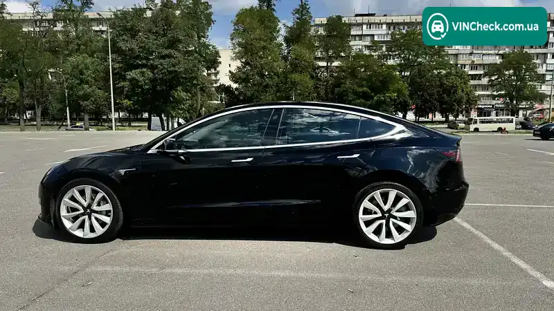Tesla Model 3 2018, фото з оголошення 2 з 13, VIN 5YJ3E1EB3JF133997
