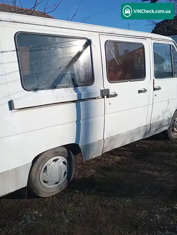 Renault Trafic 1994, фото з оголошення 2 з 7, VIN YF13X305111428290