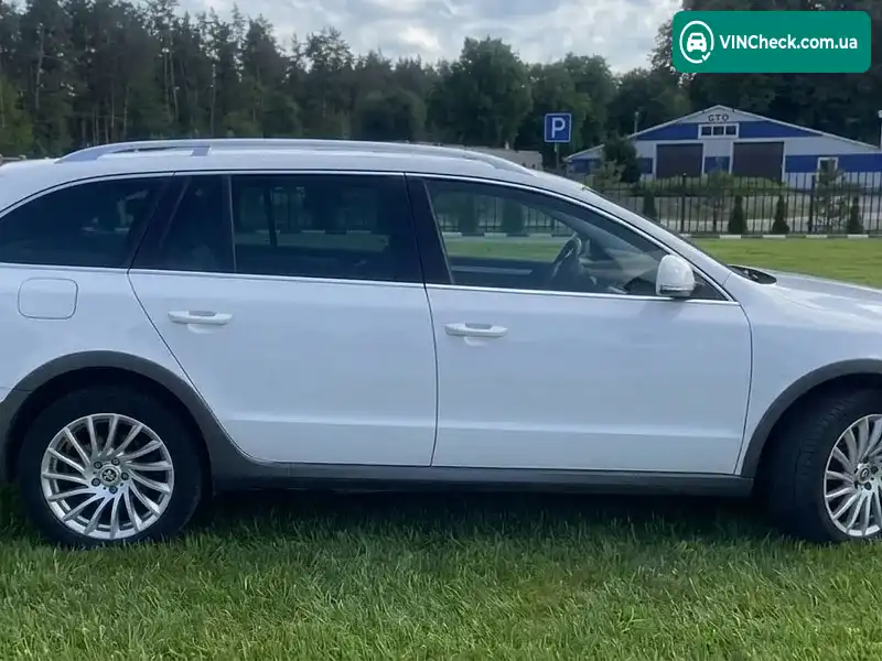 Skoda Superb 2013, фото з оголошення 2 з 13, VIN TMBLE73T5D9047829