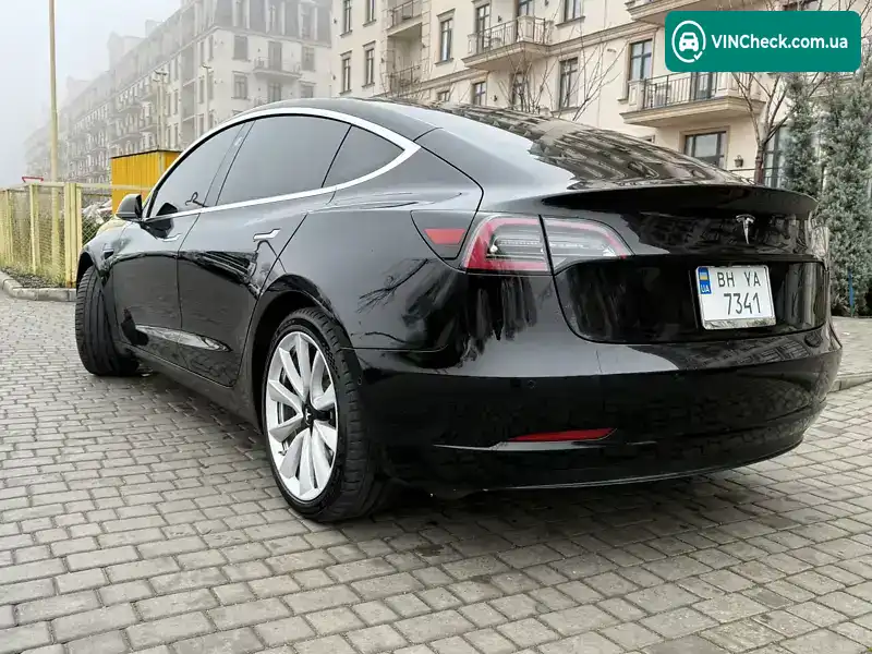 Tesla Model 3 2018, фото з оголошення 2 з 21, VIN 5YJ3E1EA2JF177934