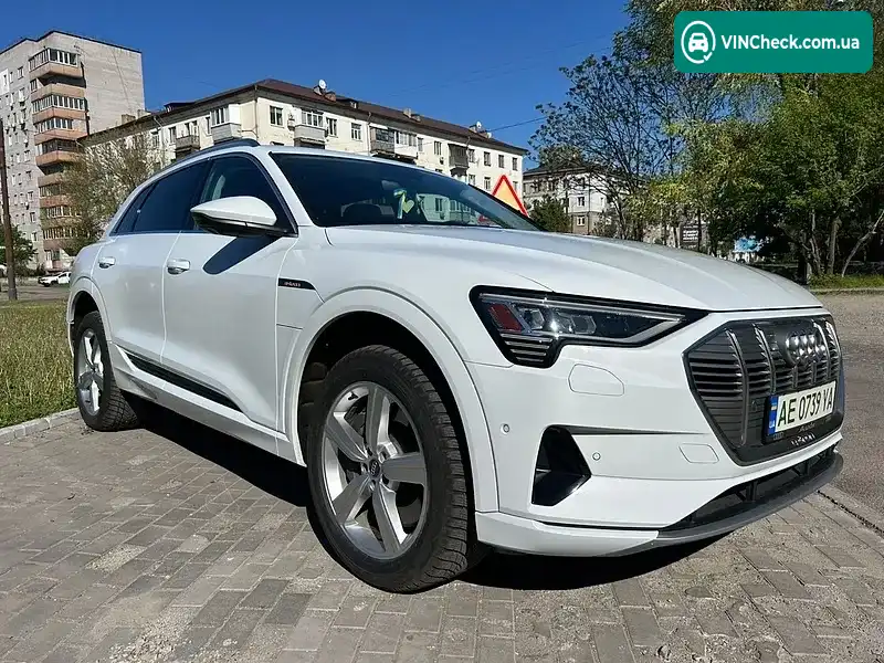 Audi e-tron 2019, фото з оголошення 2 з 20, VIN WA1LAAGE1KB022298
