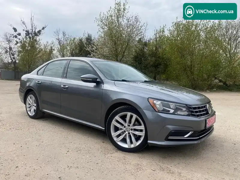 Volkswagen Passat 2018, фото з оголошення 1 з 20, VIN 1VWLA7A3XKC012652