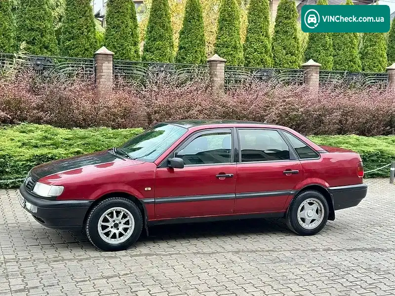 Volkswagen Passat 1994, фото з оголошення 2 з 20, VIN WVWZZZ3AZRE131731