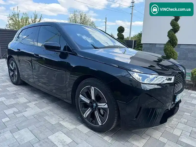 BMW iX 2022, фото з оголошення 2 з 18, VIN WBY11CF070CK63075