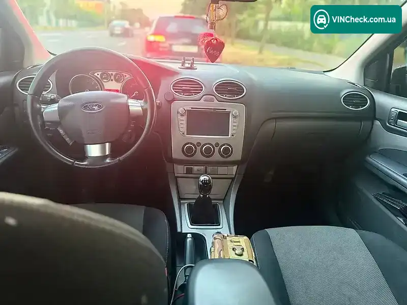 Ford Focus 2010, фото з оголошення 2 з 11, VIN WF0PXXGCDPAP65258
